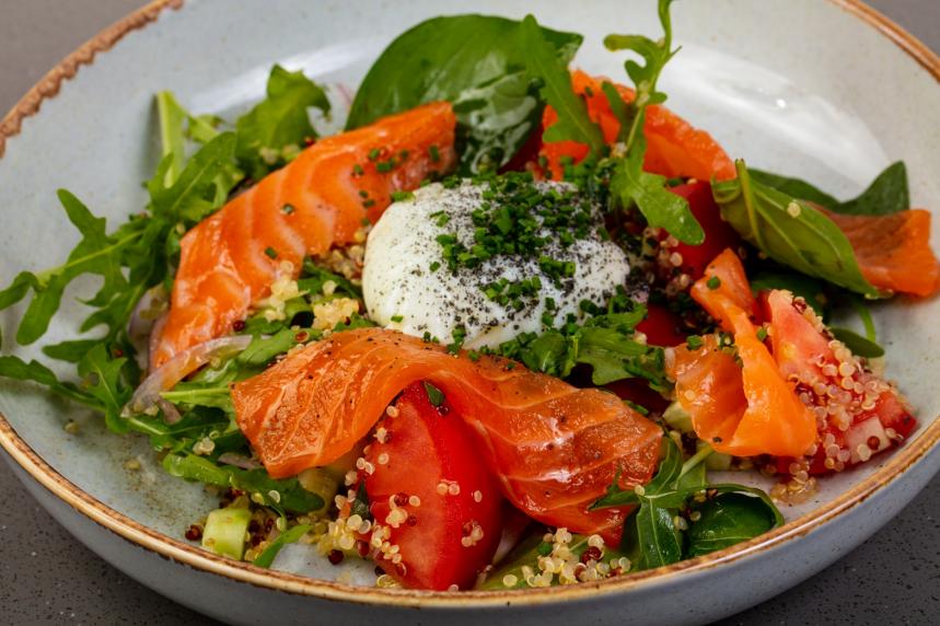 6 easy meals for one person | Age UK Mobility