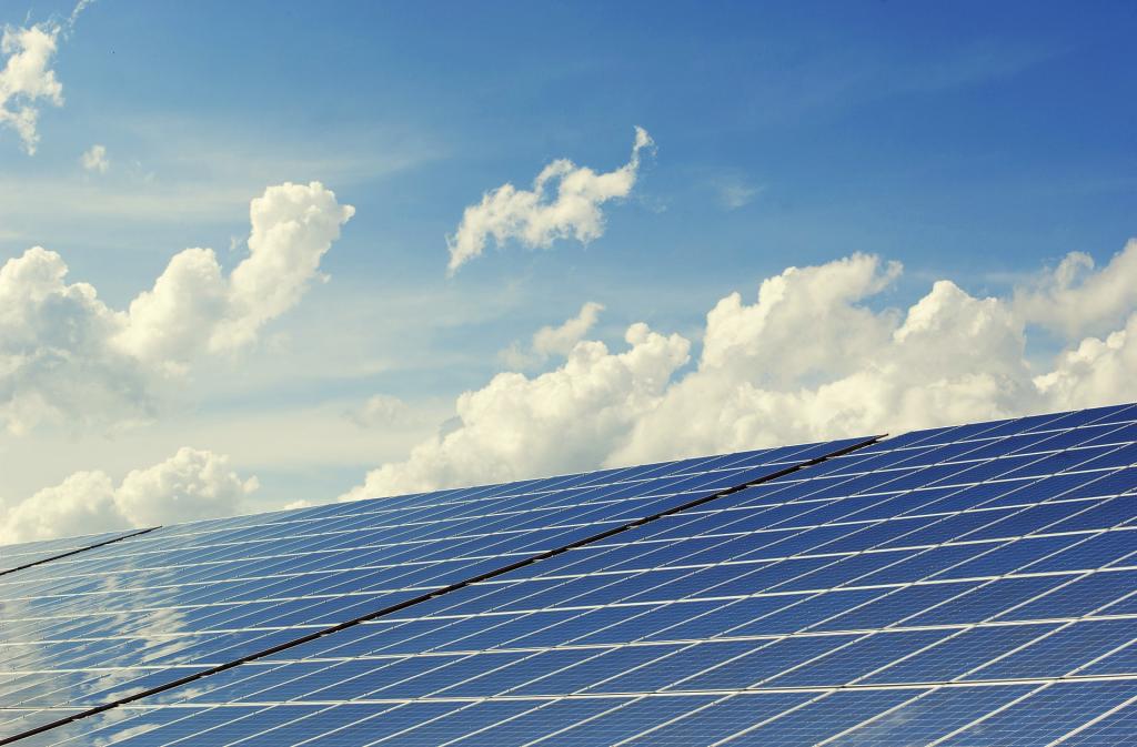 Solar panel roof